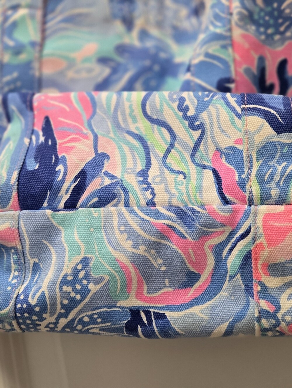 Lilly Pulitzer Tote Saltwater Blue Shade Seekers Pink - Picture 3 of 6
